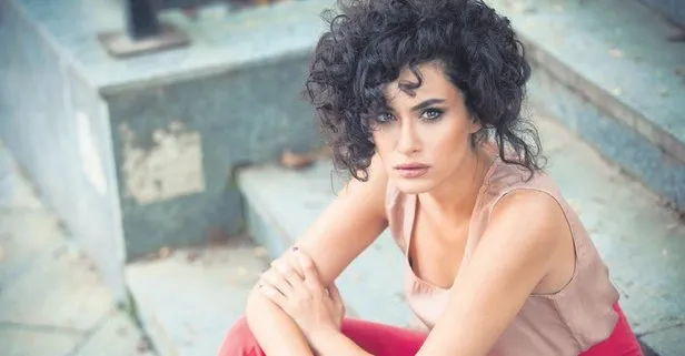 Hande Doğandemir o sorulardan sıkıldı