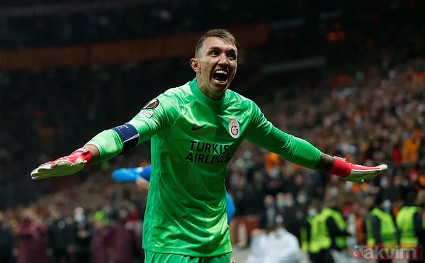 Galatasaray'da planlama faciası! Kiraya gönderilen Okan Kocuk ve Batuhan Şen takımlarını sırtlıyor, Aslan ise kaleci arıyor... - 9