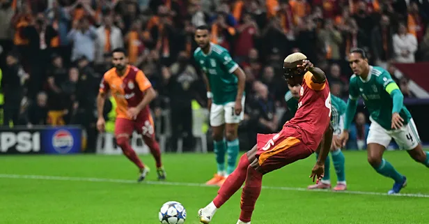 Victor Osimhen Liverpool'a attığı golle tarihe geçti!