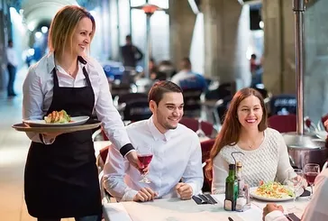 Önce oku sonra otur! Fırsatçılar iyice abarttı: Lüks restoranlarda “Asgari harcama limiti” uygulaması başladı