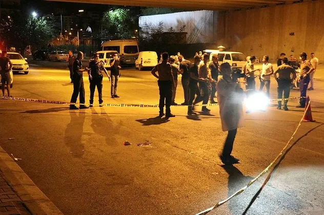 İzmir'de dolmuş şoföründen kanlı infaz