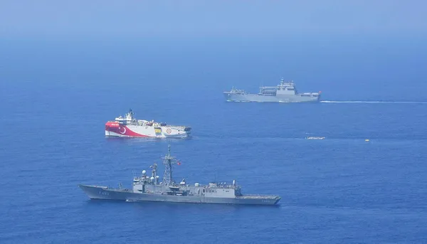 Son dakika: Meis Adası'nda neler oluyor? Türkiye Doğu Akdeniz'de Yunanistan'ın silahlandırdığı adaları ele geçirebilme hakkı var mı?-3