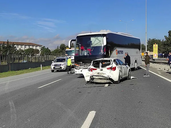 İstanbul Eyüpsultan'da trafiği kilitleyen kaza!-2