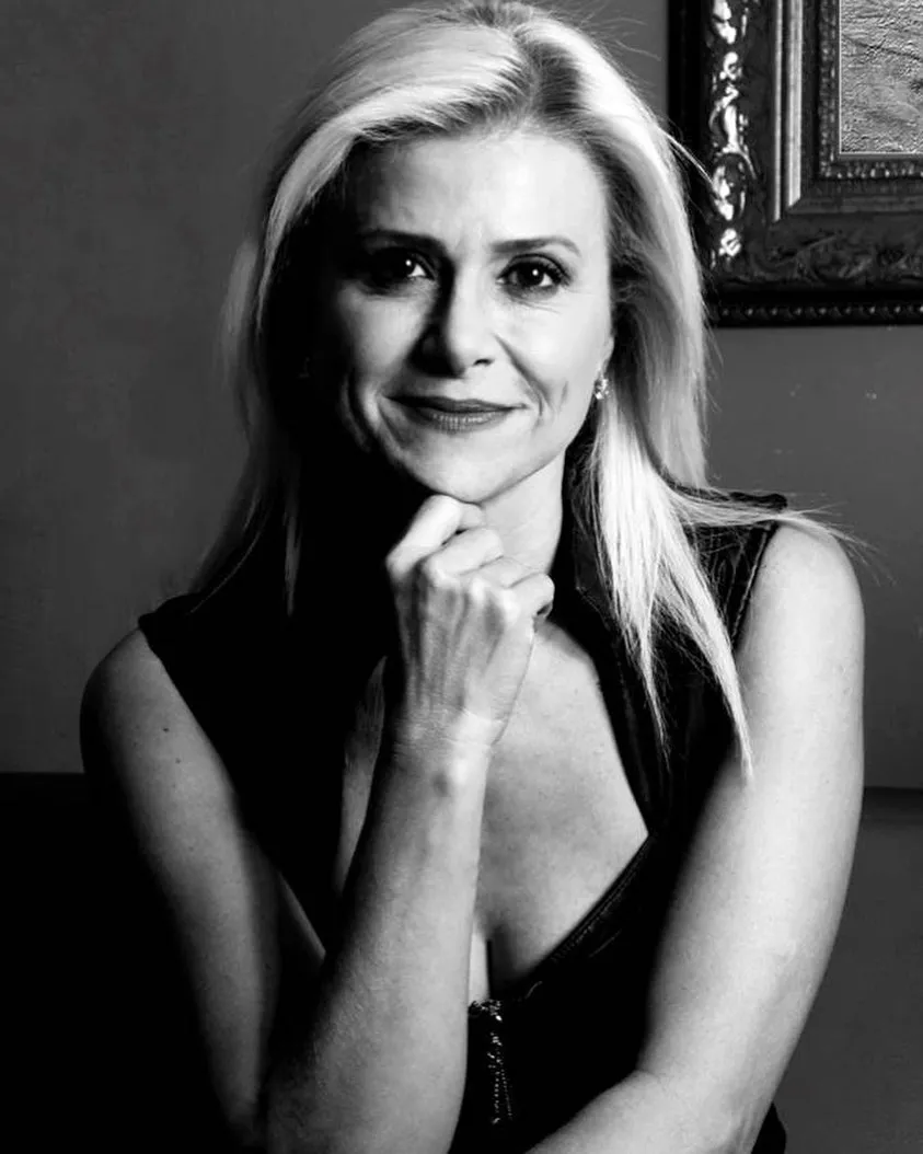 Çocuklar Duymasın'ın Emine’si Melek Şahin son haliyle parmak ısırttı! Çaycı Hüseyin’in eşini gören tanıyamadı - 17