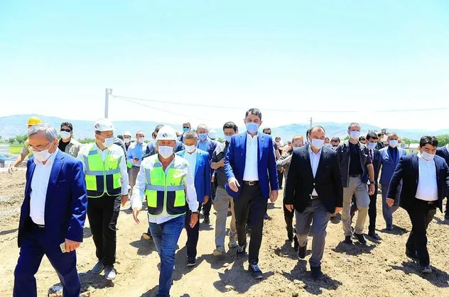 Bakan Kurum Elazığ'dan açıkladı: Konutlar 1 yıl içinde tamamlanacak
