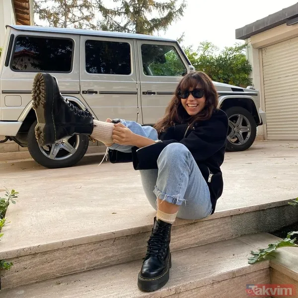 Zeynep Bastık bekarlığa veda partisinde beyaz bikinisiyle şov yaptı! O pozlar sosyal medyaya damga vurdu gören dönüp bir daha baktı - 18