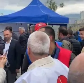 cemil-tugaya-1-mayista-protesto-isci-sinifina-ihanettir-1777656528316.jpeg CHP'li Cemil Tugay’a 1 Mayıs’ta protesto: İşçi sınıfına ihanettir-3