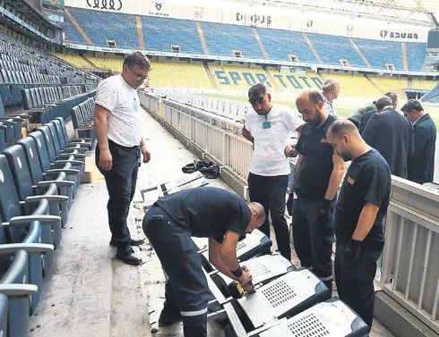 Stadyumda tadilat başladı