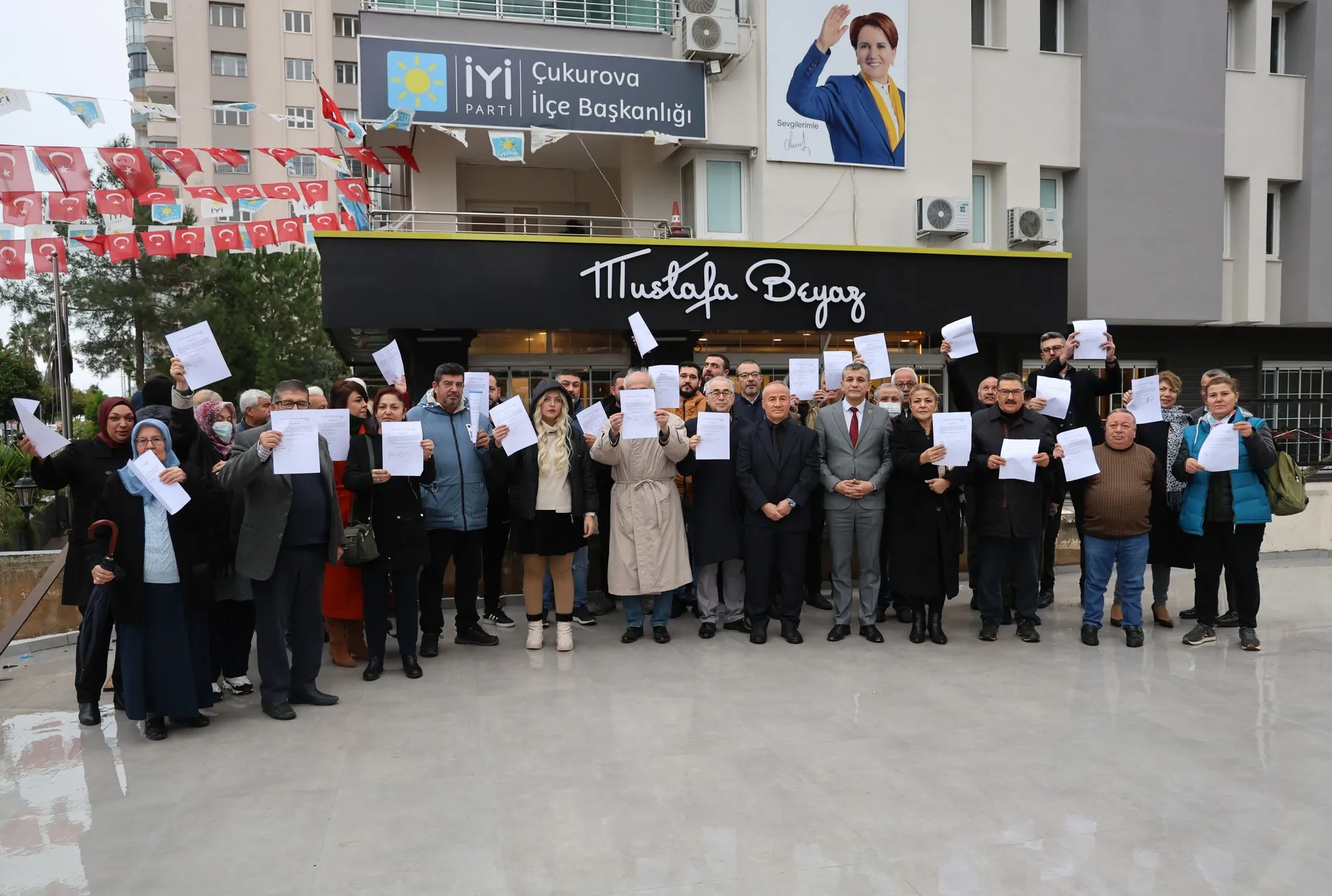 İYİ Parti’de 130 kişi istifa etti