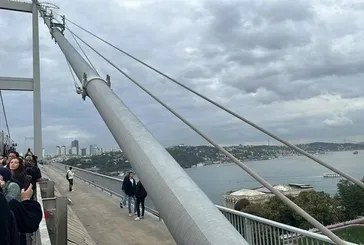 Metrobüs köprüde arızalandı!