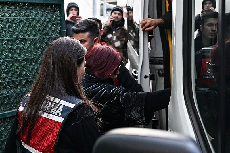 Emel Müftüoğlu adli kontrol ve yurdışı yasağı ile serbest bırakıldı (AA)