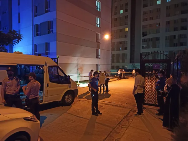 ankara-mamakta-eski-es-dehseti-karisini-oldurdu-sevgilisi-ve-kizini-yaralayip-intihara-kalkisti-1630380115454.jpg Ankara Mamak'ta eski eş dehşeti! Karısını öldürdü sevgilisi ve kızını yaralayıp intihara kalkıştı-5