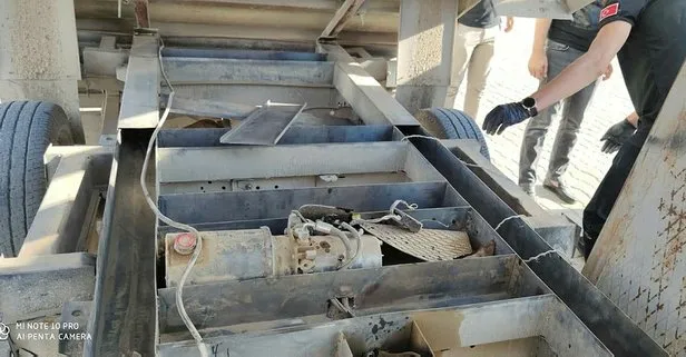 Van'da uyuşturucu operasyonu! Kamyonetin zulasında...