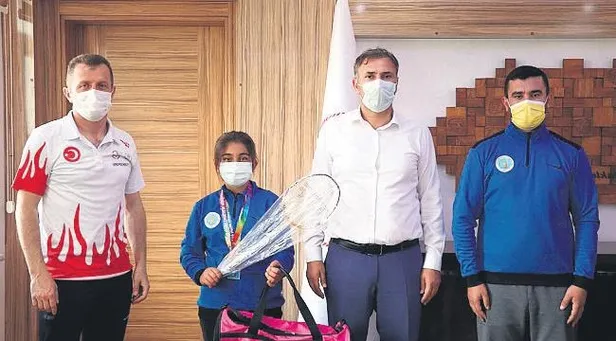 cani-umitcan-uygunun-aldigi-5-yillik-cezaya-aleyna-cakirin-babasi-isyan-etti-1646087693509.jpeg Cani Ümitcan Uygun'un aldığı 5 yıllık cezaya Aleyna Çakır’ın babası isyan etti-12