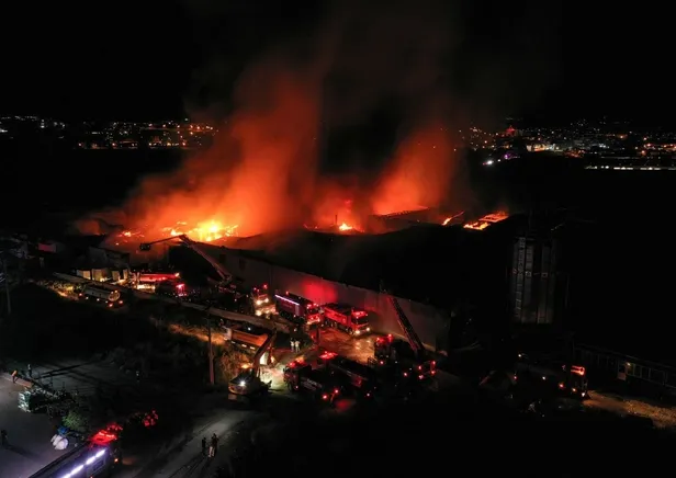 Bursa İnegöl'deki fabrika yangını kontrol altına alındı!-13