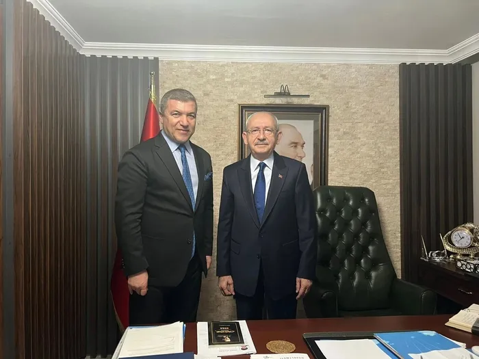 kemal-kilicdaroglu-ozgur-ozele-taktik-verdi-ekrem-imamogluna-onder-sav-tarifesi-mi-ismail-kucukkaya-o-gorusmey-1702976758123.jpeg Kemal Kılıçdaroğlu Özgür Özel'e taktik verdi: Ekrem İmamoğlu'na "Önder Sav" tarifesi mi? İsmail Küçükkaya o görüşmeyi anlattı!-3