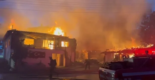 Ankara Kızılcahamam’da çıkan korkunç yangın 3 evi 1 ahırda hasar oluşturdu