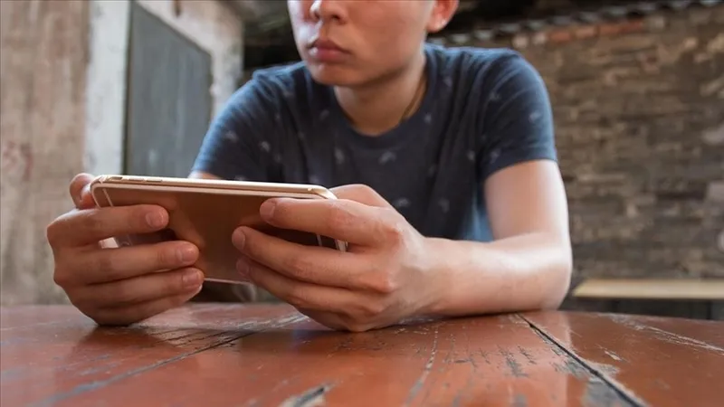 sosyal-medya-siddeti-buyutuyor-uzmanlardan-ailelere-onemli-uyarilar-1776522153409.jpg Sosyal medya şiddeti büyütüyor: Uzmanlardan ailelere önemli uyarılar-2