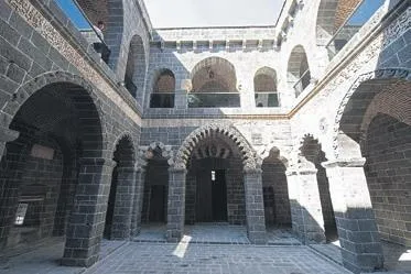 beyoglu-belediyesi-yardim-kampusunde-depremzedelere-hizmet-veriyor-1676935991197.jpeg Beyoğlu Belediyesi, Yardım Kampüsü'nde depremzedelere hizmet veriyor.-18