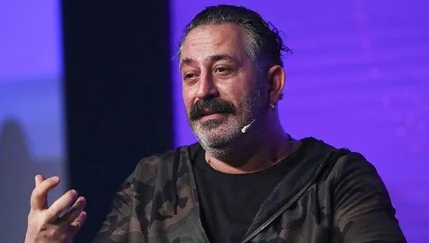 Cem Yılmaz fotoğraflarına dalıp gittiği Serenay Sarıkaya'yı Instagram'dan takipten çıkardı! Bununla da yetinmedi bakın ne paylaştı-7