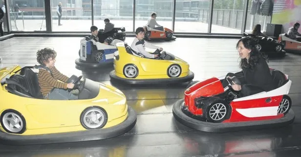 Hande Ataizi oğlu Leon ile eğlendi