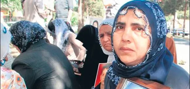 Anneler açlık grevine başladı