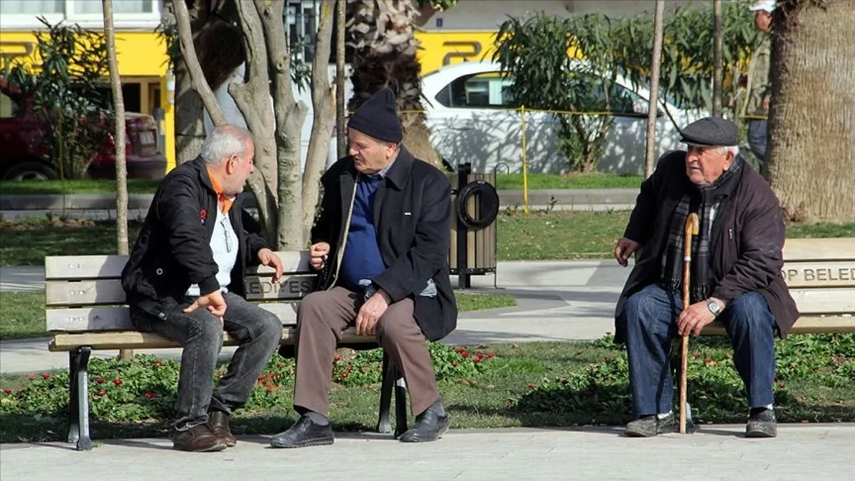 Emekli promosyonunda bankalar yarışta: Ödemeler 40 bin liraya çıktı! Nakit avans destekleriyle fırsat 90 bin TL'yi buldu