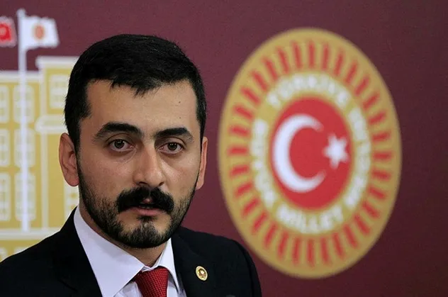 Bakan Albayrak'ın FETÖ'nün suflörü Eren Erdem'e açtığı dava sonuçlandı