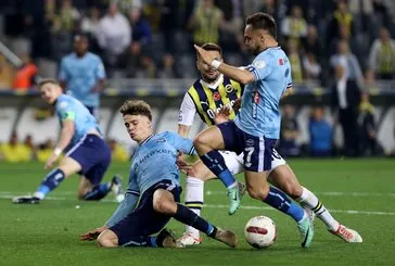 Spor yazarları Fenerbahçe - Adana Demirspor maçını değerlendirdi! O oyuncuya övgü dolu sözler