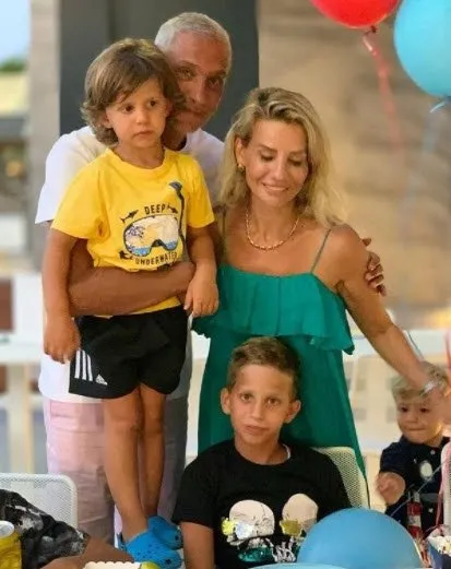 esra erol un esi ali ozbir acti agzini yumdu gozunu o cocuklari yla basladi gerisi geldi ali ozbir i kimse zapt edemedi bile takvim esra erol un esi ali ozbir acti agzini yumdu gozunu o cocuklari yla basladi gerisi geldi ali ozbir i kimse zapt edemedi bile takvim