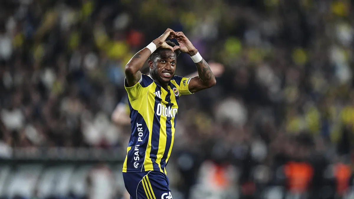 Fenerbahçe'de ayrılık için tazminat talebi! Yıldız futbolcu ülkesine dönebilir