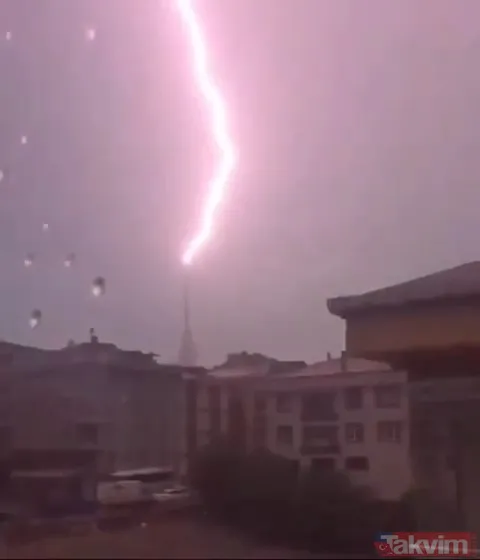 İstanbul'da Çamlıca Kulesi'ne yıldırım düştüğü anlar kamerada - 9