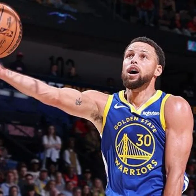 Stephen Curry coştu Warriors kazandı