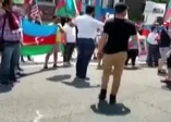ABD’de Azerbaycanlılar, Ermenilerin protestosunu bastırdı