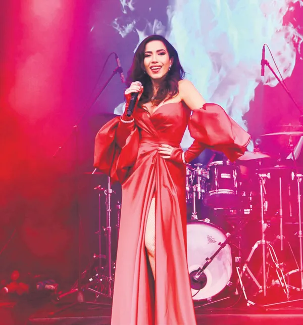 turkiyenin-dort-bir-kosesinde-konser-verdiler-cumhuriyetin-98-yildonumunde-milyonlarla-birlikte-bayram-sevinci-yasadilar-1635627275073.jpg Cumhuriyet coşkusu! Türkiye’nin dört bir köşesinde konser verdiler!-3