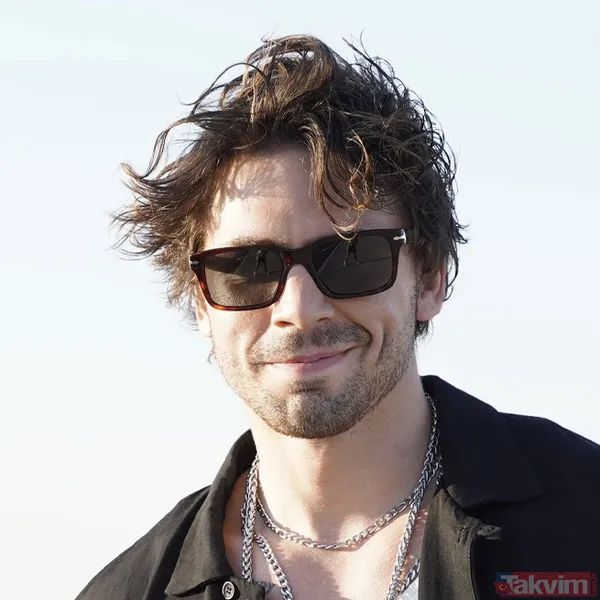 Ferit’in yeni gözdesi meğer... Yalı Çapkını’nın Diyar’ı Pelin Akil ile Mert Ramazan Demir arasında şaşırtan gerçek! - 14