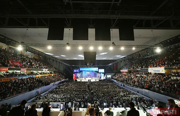 Başkan Erdoğan'ın duygu dolu anları! Annesinin ölüm yıldönümüne özel koreografi: Öyle bir evlat yetiştirdin ki... - 8