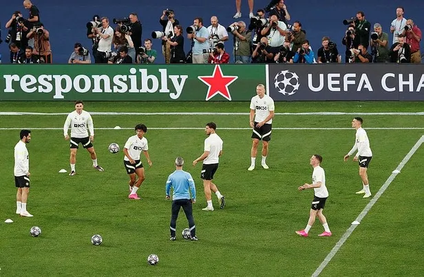 Şampiyonlar Ligi Finali öncesi Hakan Çalhanoğlu'ndan flaş İstanbul açıklaması: "Çok şaşırdılar!"-10