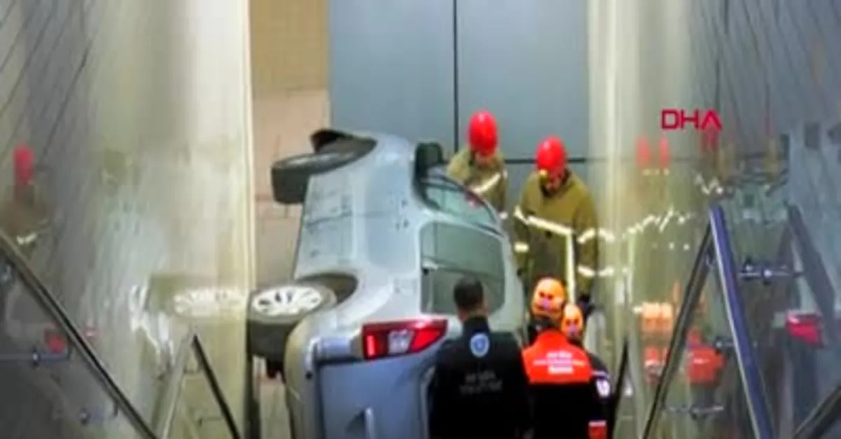 Son dakika: Bursa'da aracın metro alt geçidi merdivenlerine düşmesi sonucu bir kişi öldü