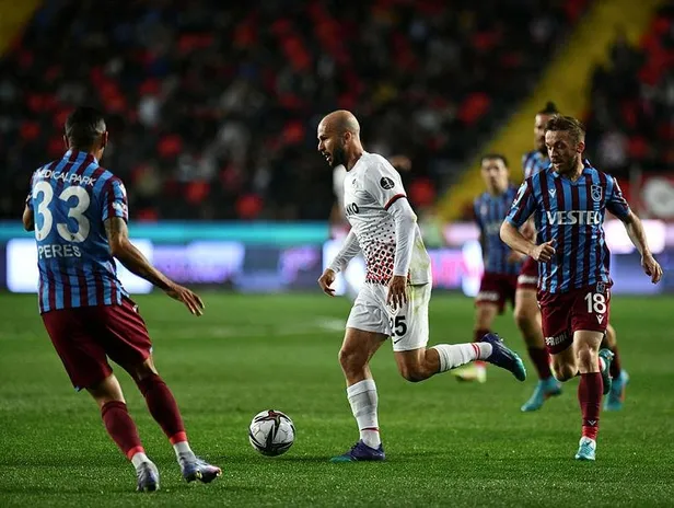 lider-takildi-gaziantep-fk-0-0-trabzonspor-mac-sonucu-1649533417602.jpeg Lider takıldı! Gaziantep FK 0-0 Trabzonspor | MAÇ SONUCU-5