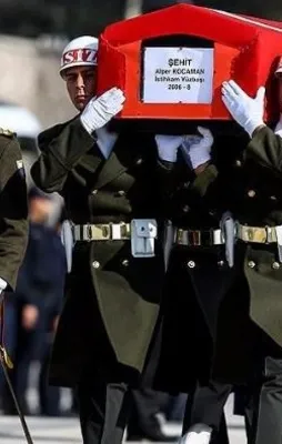 Şehit olmadan önce silah arkadaşını kurtardı