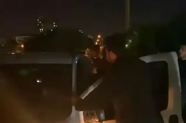 Bağcılar’daki asker eğlencesinde ortalık karıştı! Aracını kalabalığın üzerine sürünce dayak yedi