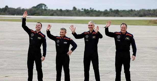 Türkiye’nin ilk astronotu Alper Gezeravcı’nın uzay yolculuğu başladı! İstikbal göklerdedir mesajı... Dragon ne zaman istasyona ulaşacak?