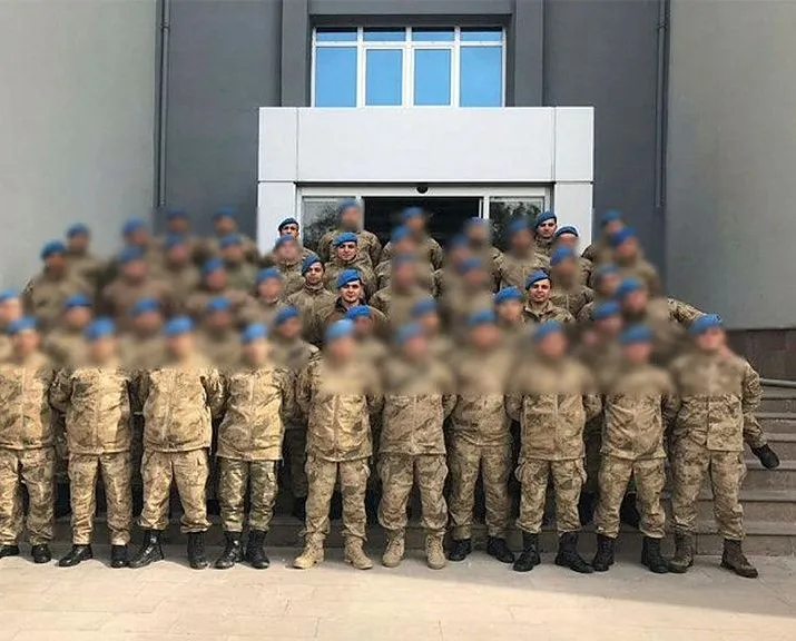 6 kahraman aynı karede