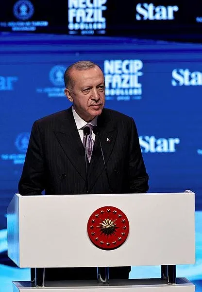 baskan-erdogandan-necip-fazil-odulleri-toreninde-onemli-aciklamalar-1640548482244.jpeg Başkan Erdoğan'dan 'Necip Fazıl Ödülleri' töreninde önemli açıklamalar-3
