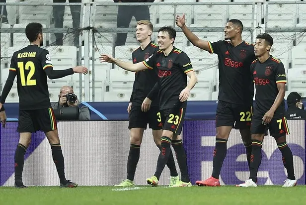 besiktasi-deviren-haller-lewandowskiyi-yakaladi-1637784571199.jpeg Beşiktaş'ı deviren Haller, Lewandowski’yi yakaladı!-2