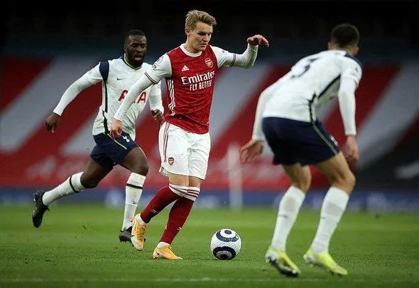 O iddia sonrası sosyal medyayı sallayan soru: Odegaard 58 milyon Euro ederse Ozan Tufan kaç milyon Euro eder?-8