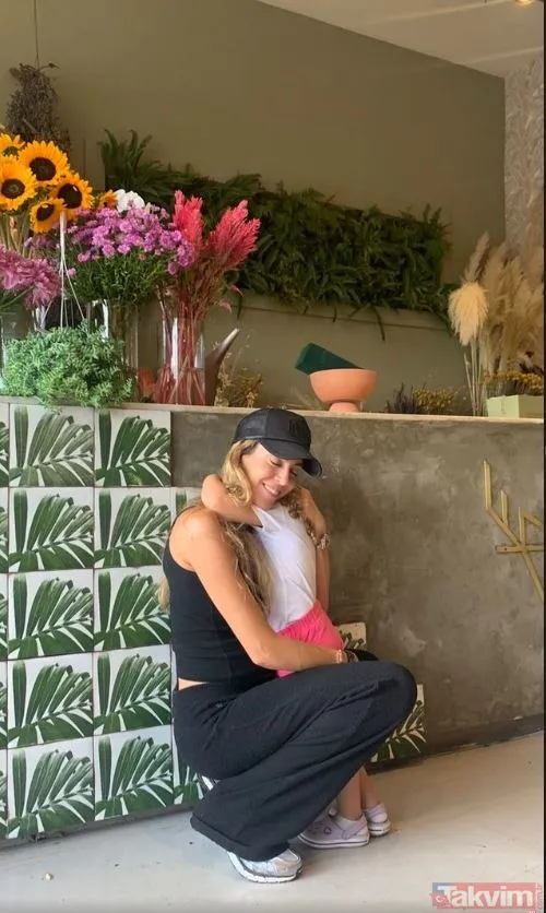 Sinem Kobal boynuna takıp paylaştı: "Maşallah" Kenan İmirzalıoğlu'nun ilk göz ağrısı Lalin'den annesine hediye! - 28