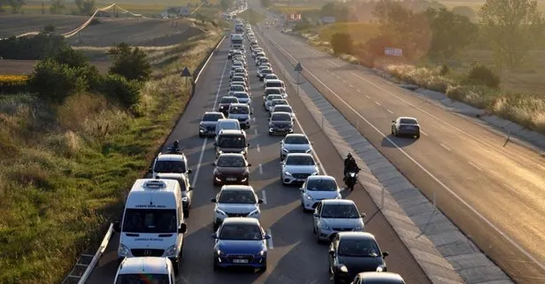 Istanbul Canakkale Karayolunda 20 Kilometre Arac Kuyrugu Takvim
