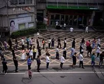 Çin’de panik! Milyonlarca kişi sıraya girdi